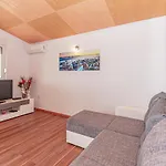 Apartment Lovely In