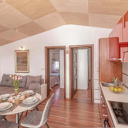 Cozy In With House Sea View Razanj