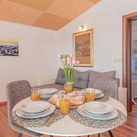 Cozy In With House Sea View