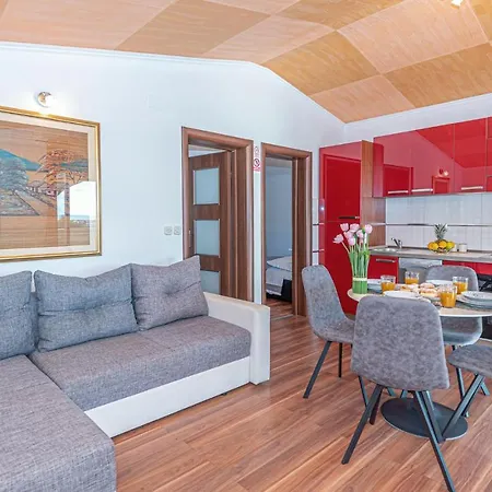 Cozy In With House Sea View Apartment