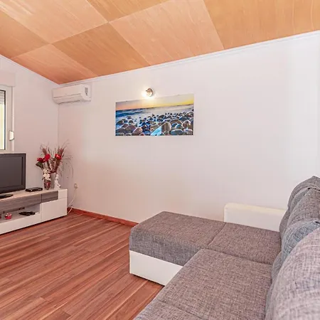 Apartment Cozy In With House Sea View