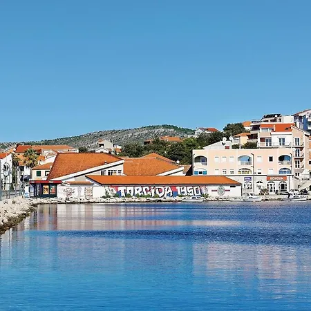 Appartement Lovely In *