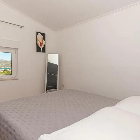 Cozy In With House Sea View