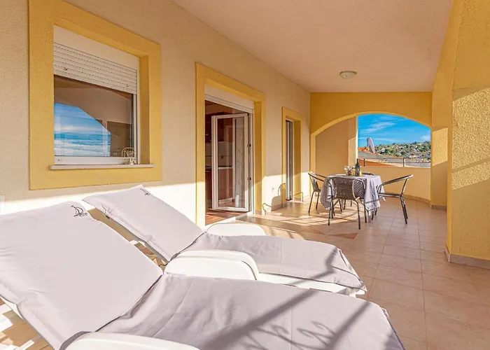 Lovely In דירה *